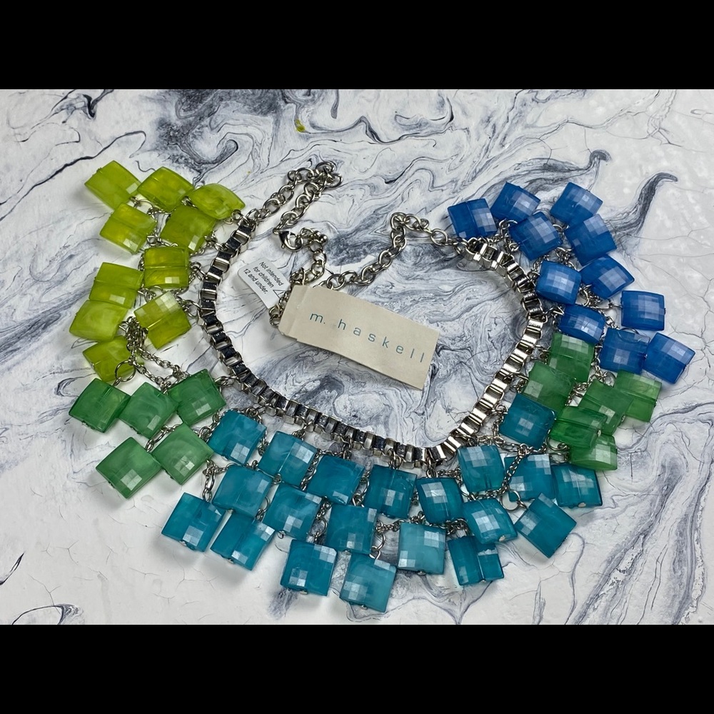 NECKLACE & EARRINGS - Picture 7 of 7